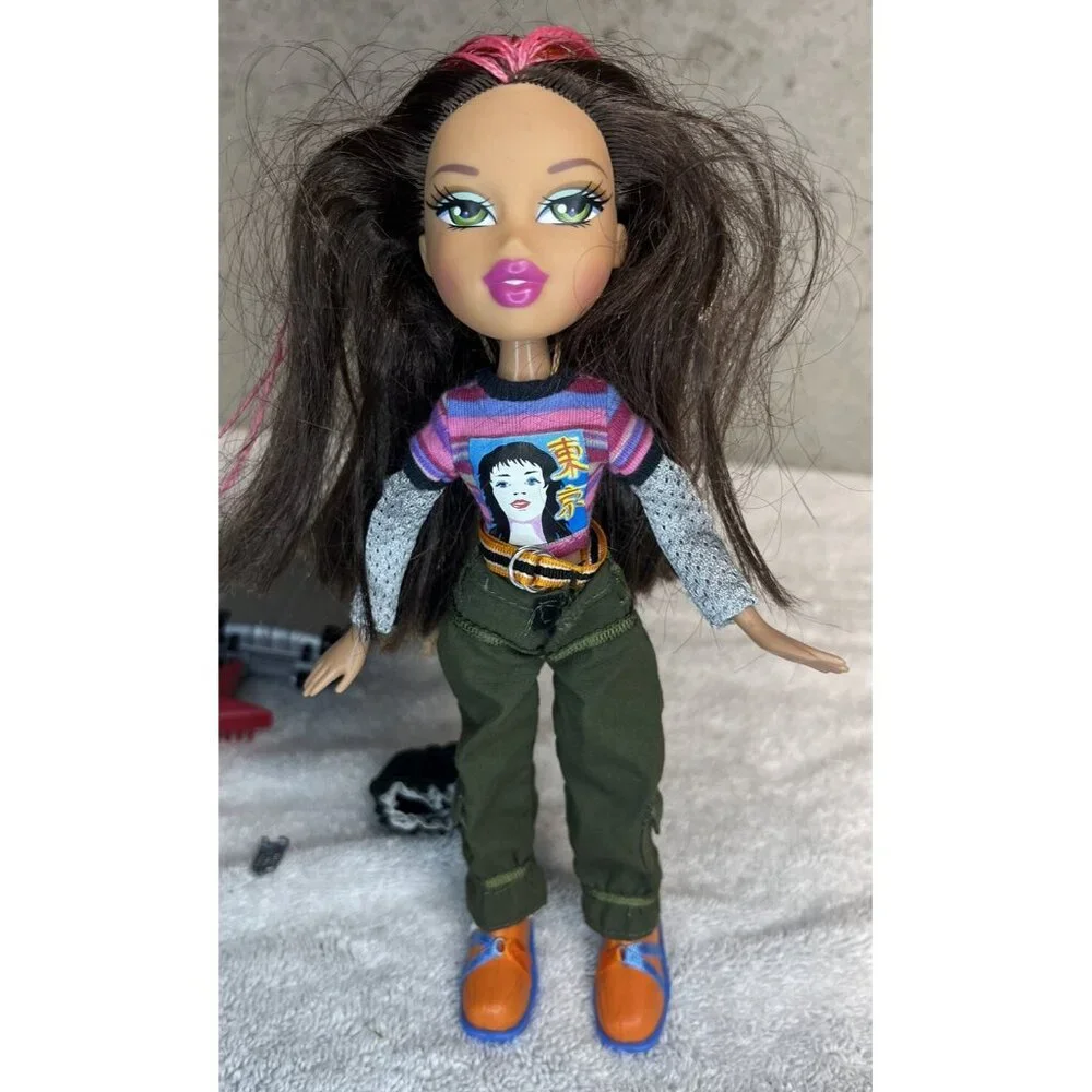 Bratz Tokyo A Go Go Fianna Doll Outfits Accessories Rare MGA Entertainment 2004